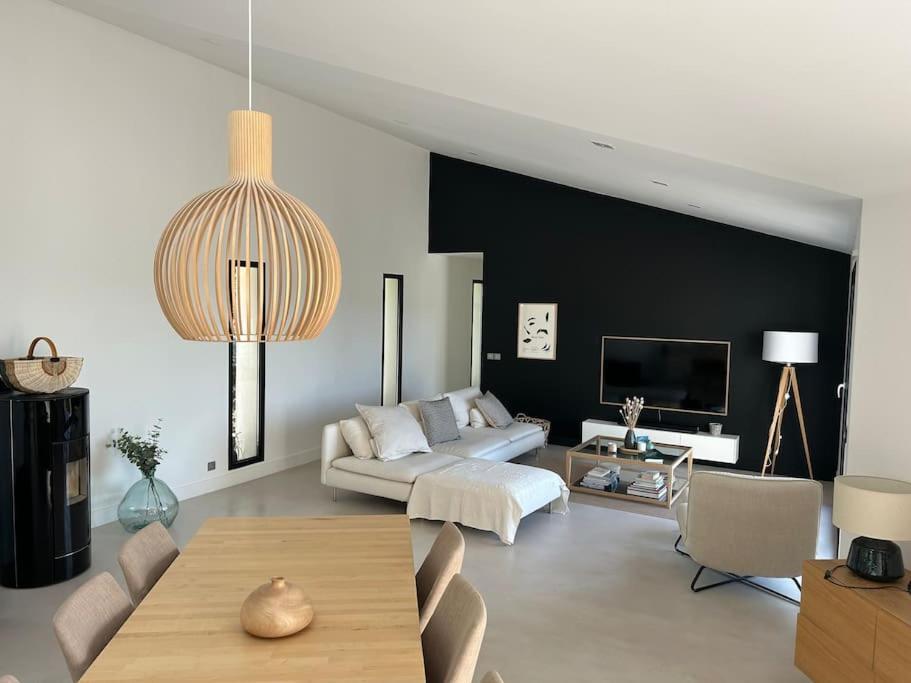 Belle Maison Contemporaine Ampus Экстерьер фото